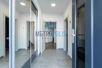 Luxusní novostavba 5+kk s wellness zázemím a špičkovým vybav - 18