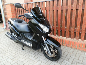 Yamaha X-Max 250 - 18