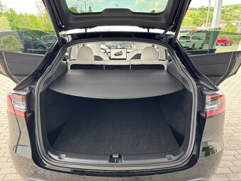 Tesla Model Y - 18