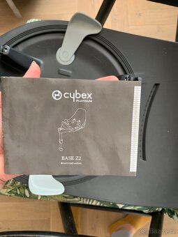 Autosedačka Cloud Z2 i-Size Plus 2022 + Isofix (otočná zákla - 18