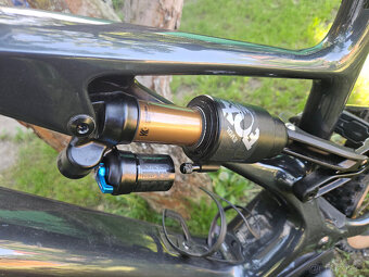 Zánovní našlapané karbonové elektrokolo S-WORKS, vel. S4(L) - 18