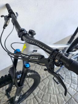 Horské kolo Specialized Stumpjumper Comp Alloy M5 2020 29″ - 18