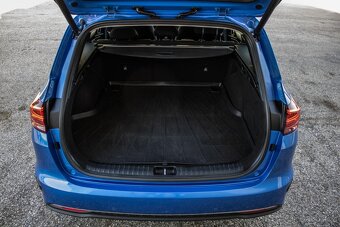 Kia Ceed SW 1.4 T-GDi Platinum A/T - 18