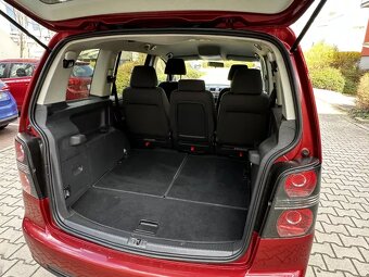 Volkswagen Touran 1.4 TSI 103kW Freestyle Navi Xenony 7 míst - 18