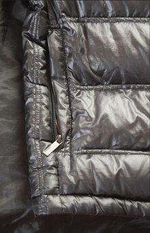Bunda péřová ZARA velikost S, lehká, teplá, super stav - 18