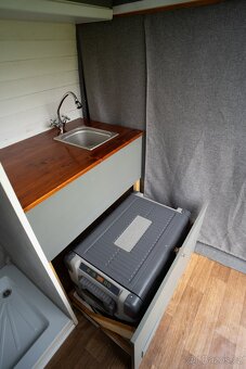 Iveco Daily obytná dodávka - 18