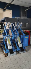 Mobilní nůžkový zvedák zdvih 3000 kg/110 cm - 18