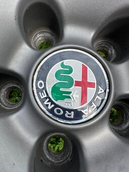 Prodám originální sadu ALU kol Alfa Romeo 17” s pneu - 18