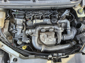 Ford Focus C-MAX 2004 1,6TDCI 80kW - dily z vozu - 18