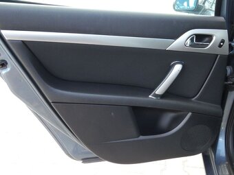Peugeot 407 2.0 HDI SW panorama - 18