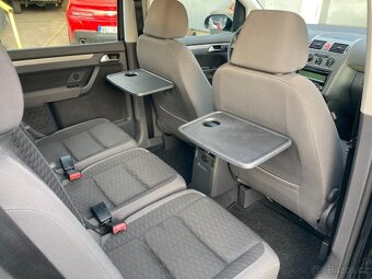 VOLKSWAGEN TOURAN DSG 2,0TDi 5míst záruka km - 18
