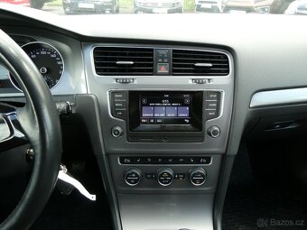 Volkswagen Golf 1,2 TSi 63kW serviska, závěs - 18