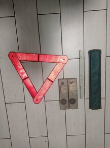 Výstražný trojúhelník veterán tlakoměr 2x výbava - 18