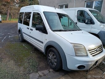 Prodám Ford Tourneo Conect Rok výroby: 2011 Barva Bílá - 18