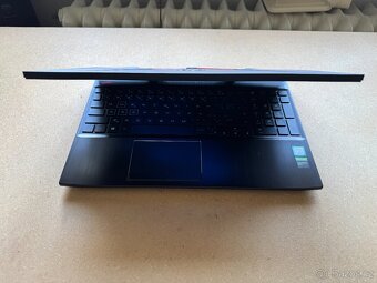 Herní notebook OMEN by HP 15-dc1103nc - 18