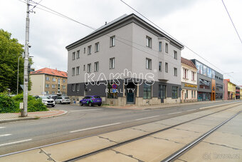 Pronájem nového  podkrovního bytu 3+kk,  ulice Oblá (70m2),  - 18