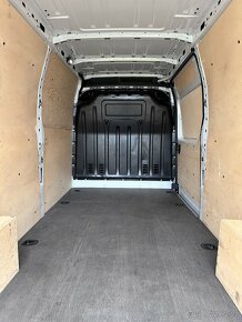Renault Master 2299 cm³ - 18