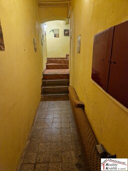 RD s dvěma prodejnami v centru Kutné Hory. - 18