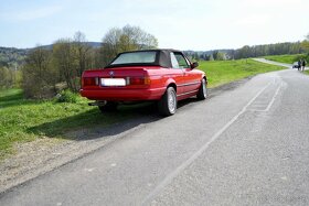 Prodám BMW E30 325i kabriolet manuál - 18