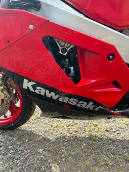 Kawasaki ZXR 750 H1 - 18