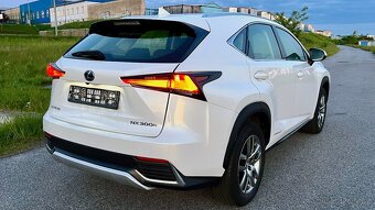 Lexus NX300h Hybrid m.2021 Perleť Navi Kamera Automat CVT - 18