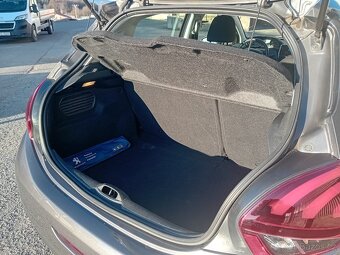 Peugeot 208 1.2i, 61kw, r.2018, naj. 44tis. Servis. - 18