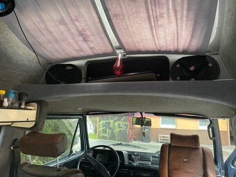 VOLKSWAGEN T3 - 18