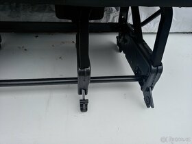 PRODÁM TROJSEDAČKU S INTEGROVANÝMI PÁSY RENAULT MASTER 2019 - 18