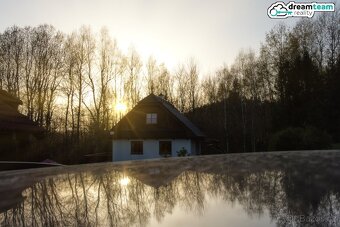 Slunečný dům 4kk s výhledem na Valašsko z bazénu. Garáž a ti - 18