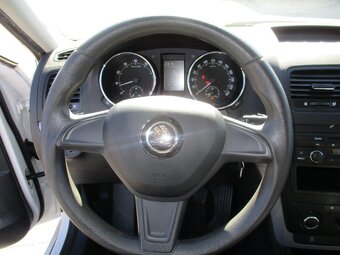 ŠKODA YETI 1,2TSi 77kw Ambiente bez koroze 04/2014 - 18