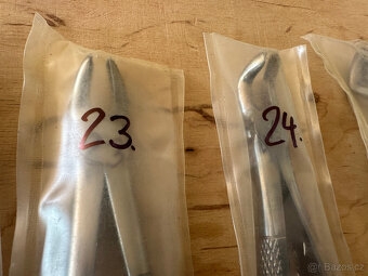 NEPOUŽITÉ zubařské extrakční kleště CHIRANA 3 - 18