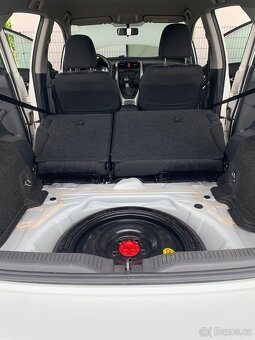 TOYOTA AURIS - 18