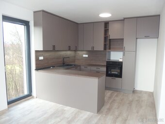 Pronájem bytu 4+kk s terasou a parkováním v Turnově. - 18