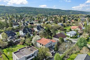 Prostorný rodinný dům Dobřichovice, garáž, terasa, zahrada - 18