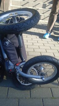 Kočárek BOB Revolution CE - 18