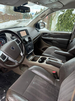 Lancia Voyager 2.8 CRD, automat, 7 míst - 18