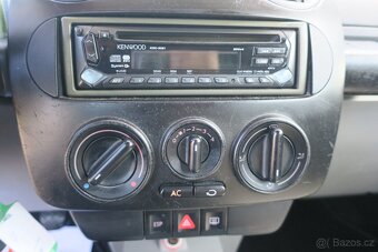 VOLKSWAGEN NEW BEEATLE CABRIOLET, 1.6i 75 kW, PĚKNÝ STAV - 18