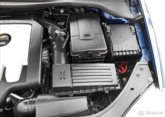Volkswagen Jetta 2,0 TDI 103 kW CZ Serviska nafta - 18