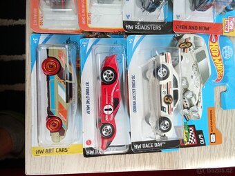 Hot wheels - 18