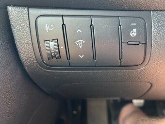 Kia Ceed 1.6 CRDI kombi - 18