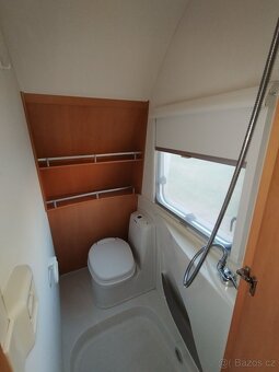 AKCE KNAUS 550FSK pro 6. Pevné palandy. 100km/h - 18