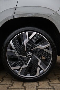 ŠKODA KAROQ SPORTLINE EXCLUSIVE 1.5TSI DSG - 18