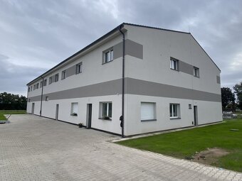 Novostavba bytu 3+kk, 84 m² v klidné lokalitě ve Smiřicích. - 18