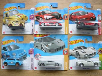 AUTÍČKA HOT WHEELS - 18