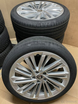 R.V 2025 NOVÁ ORIGINÁL LETNÍ SADA ŠKODA SUPERB 3,4 235/40/19 - 18