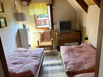 Zděná chata Stebno u Petrohradu, pozemek 835 m2, rybník - 18