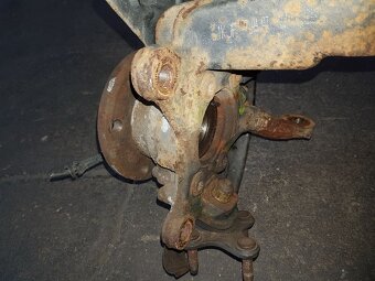 Pravá přední těhlice, velký typ Škoda Octavia II RS - 18