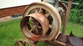 Stabilní motor Slavia 4HP - 18
