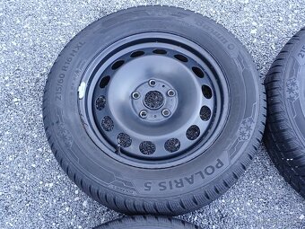 Pěkná zimní kola Škoda Karog 215/60/16, vzorek 8mm - 18