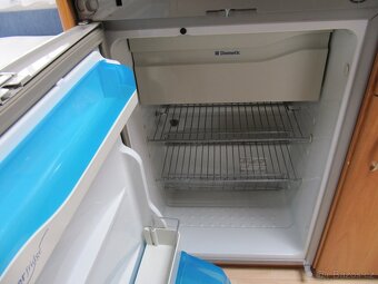 Prodám karavan Hobby 400sf,r.v.2004 + mover + předstan. - 18
